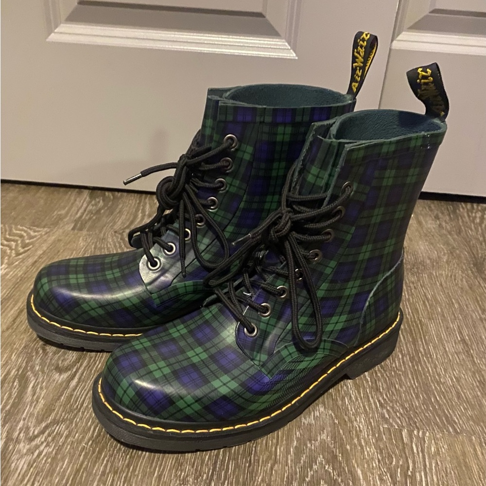 Doc Martens Women's 10 Blue and Green Plaid Combat Boots